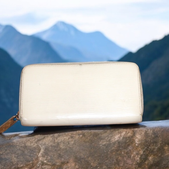Louis Vuitton EPI Leather Long Wallet in Cream